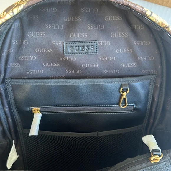 New GUESS Backpack - Picture 11 of 14